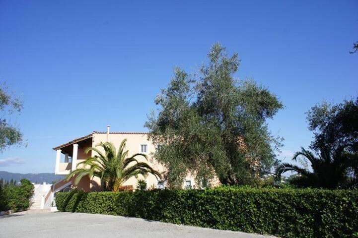 Villa Rosa Apartments Гоувия Экстерьер фото