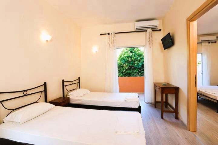 Villa Rosa Apartments Гоувия Экстерьер фото